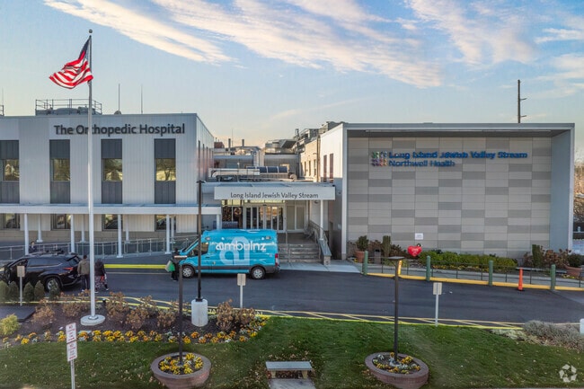 Find all of your healthcare and medical eeds with Long Island Jewish Valley Stream.