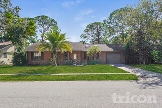 2942 Woodpine Cir, Sarasota, FL 34231