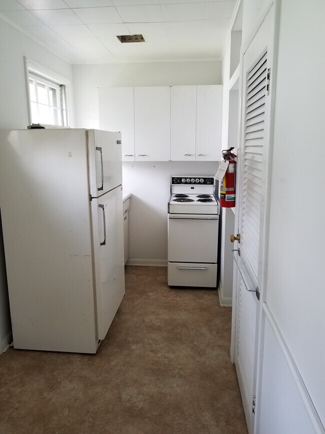 315 Elm St unit B, Spooner, WI 54801 - photo 5