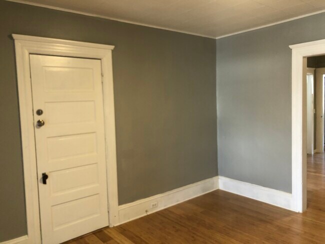 4043 Saint Clair Ave unit 2, Cleveland, OH 44103 - photo 7