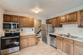 2355 Mailand Ct E, Maplewood, MN 55119