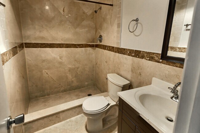 3080 N Course Dr unit Gorgeous 2 bed 2 bat, Pompano Beach, FL 33069 - photo 6