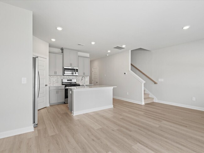 114 Arrow Ct, Greer, SC 29651 - photo 6