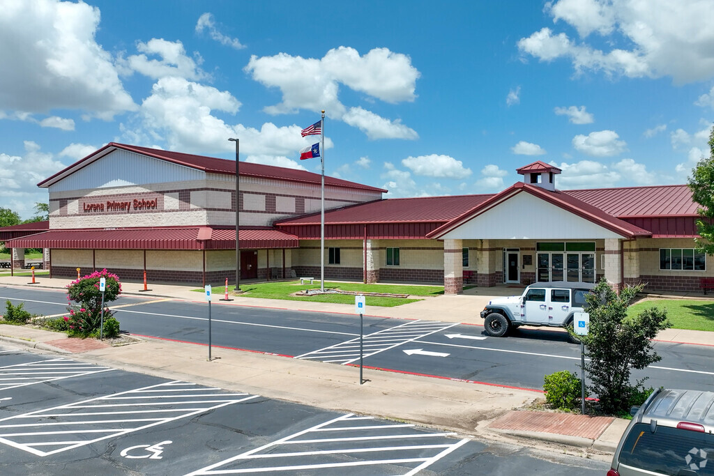 GreatSchools gives Lorena Primary School a 16:1 student-to-teacher ratio.