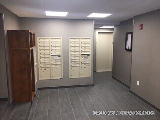 33 Lancaster Terrace Unit 204, Brookline, MA 02446