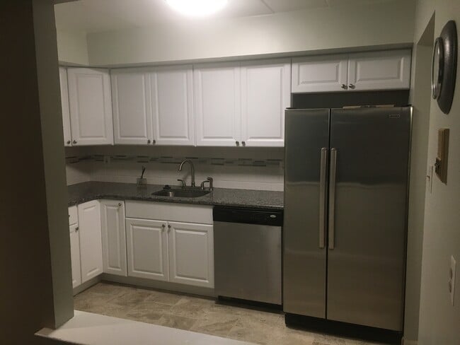 57003 Delaire Landing Rd, Philadelphia, PA 19114 - photo 4