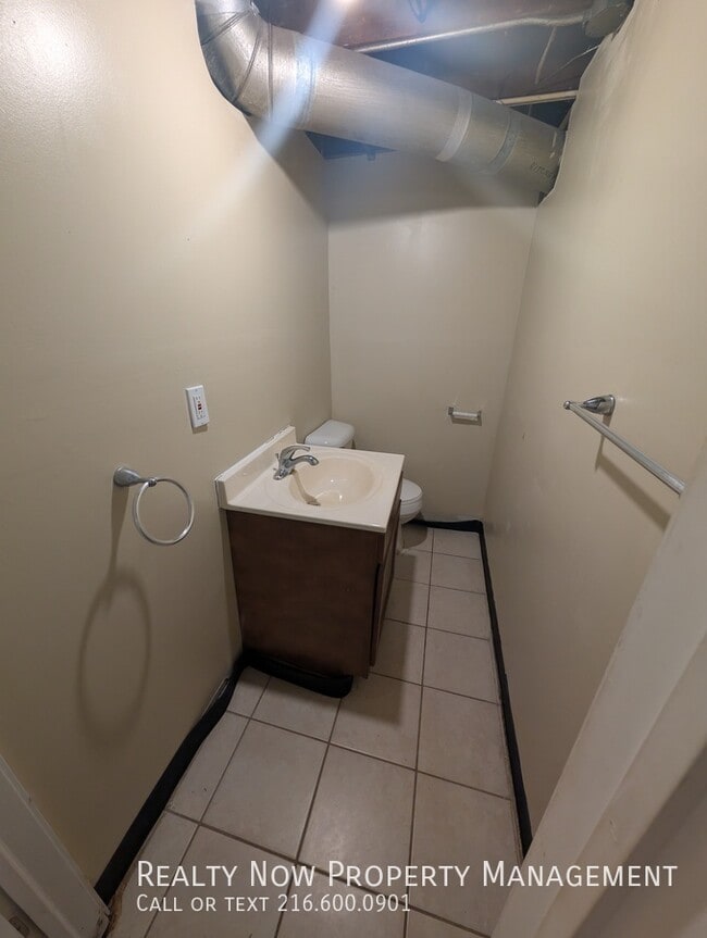 14804 Rockside Rd, Maple Heights, OH 44137 - photo 3