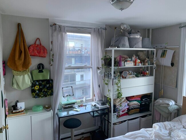 387 Hanover St unit 2, Boston, MA 02113 - photo 2