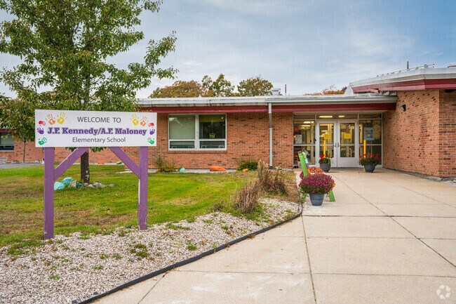 John F. Kennedy Elementary School has a 15 to 1 student teacher ratio.