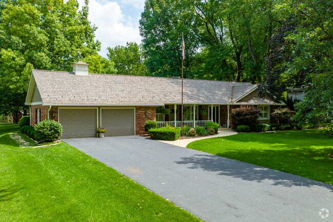 Older ranch style homes on oversized lots can be found in Naperville's Danada neighborhood.