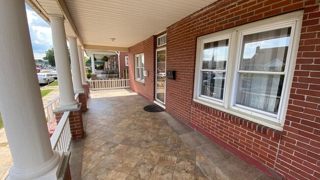 2223 Noble St unit 2223 Noble 1st Floor, Reading, PA 19609 - photo 5