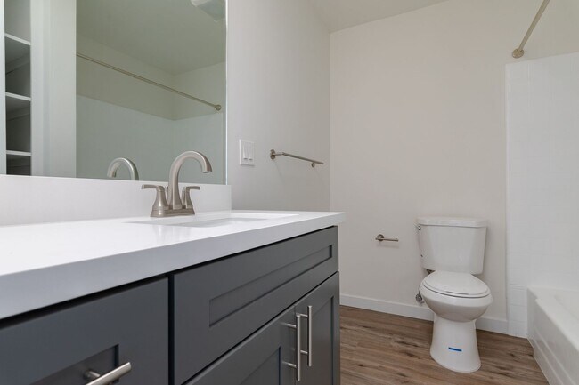 1 & 2 Bedroom Apartment in KoreaTown, Los Angeles with Balcony, Los Angeles, CA 90020 - photo 5