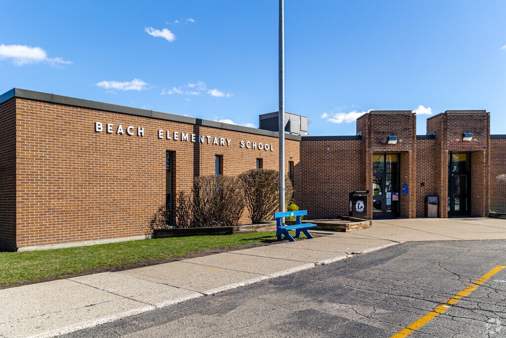 Round Lake Beach Elementary School is a public school serving grades 1-5.
