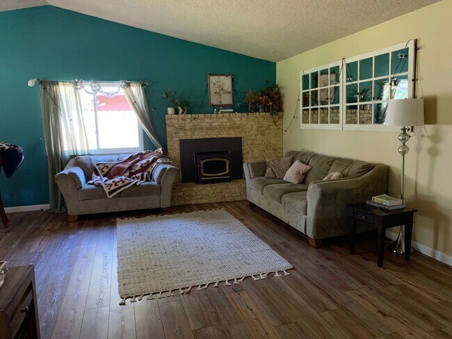 2430 Lake Redding Dr, Redding, CA 96003 - photo 5