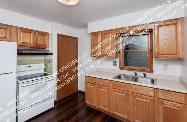 217 Loomis Ave, Des Moines, IA 50315 - photo 6