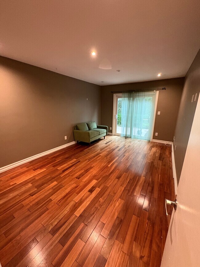 9640 Royalton Dr, Beverly Hills, CA 90210 - photo 5