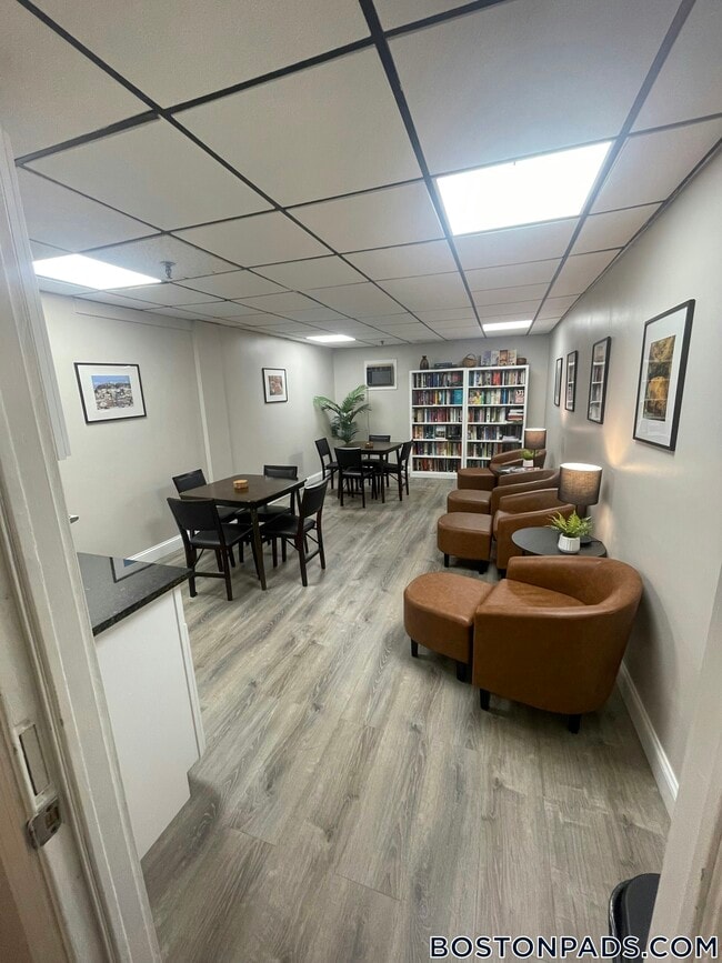 4380 N Main St Unit 401, Fall River, MA 02720