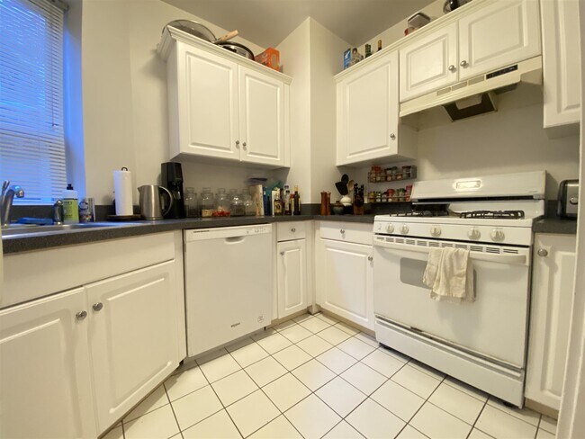 335A Harvard St unit 15, Cambridge, MA 02139 - photo 4