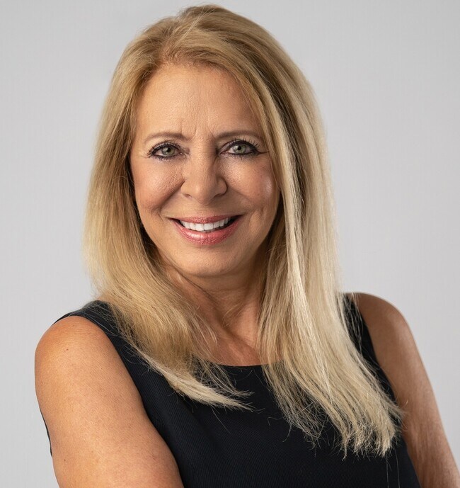 Lisa Lombardi-Bergstrom