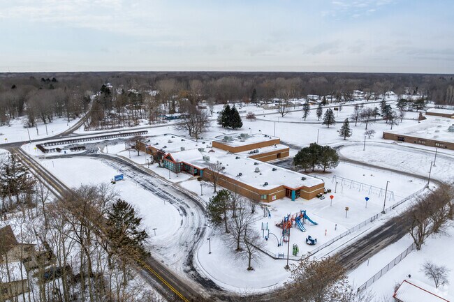 Millside Elementary School, Campus Overview.
