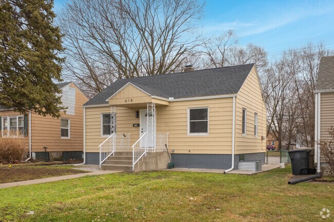 Most of the homes found on the Far West Side are small, single-story ranches and cottages.