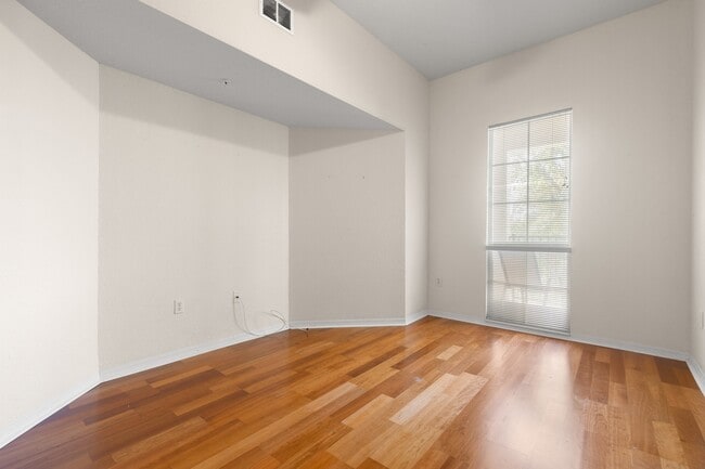 402 S Armenia Ave, Tampa, FL 33609 - photo 3