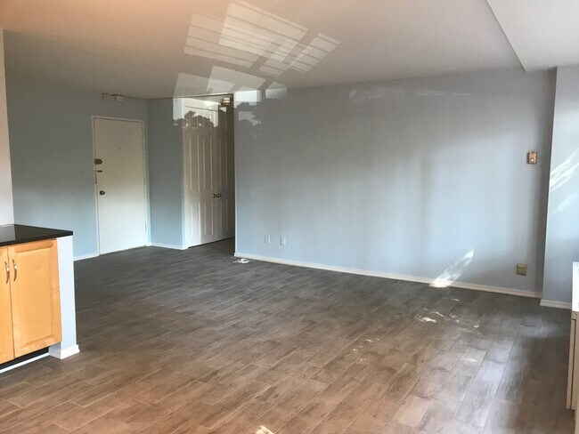 Dupont East Condominium unit 110, Washington, DC 20036 - photo 3