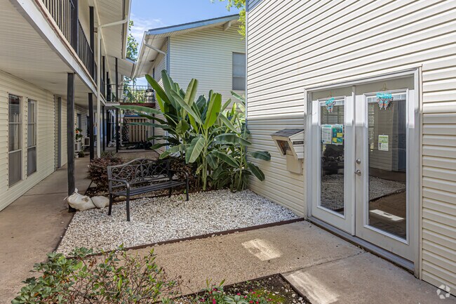 Whispering Oaks Apartments, Lafayette, LA 70506 - photo 5