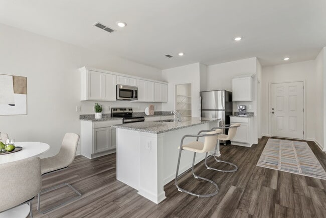 109 Buttercup Rd unit 38492491, Taylor, TX 76574 - photo 2