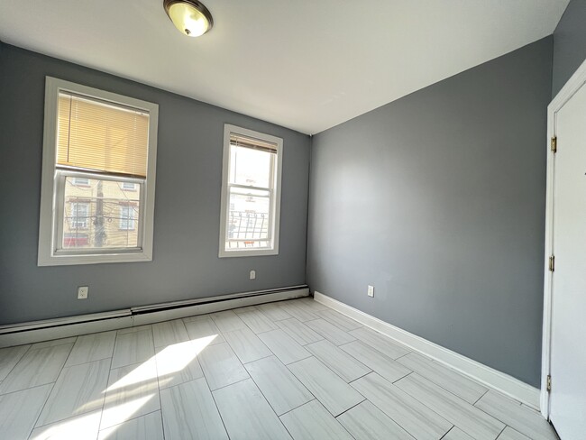 679 Kennedy Blvd unit 3, Bayonne, NJ 07002 - photo 3