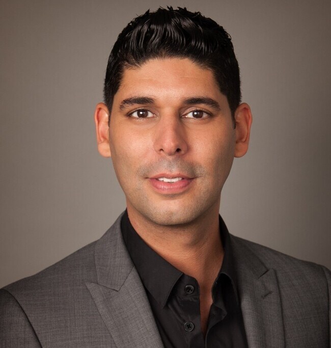 Agent Photo