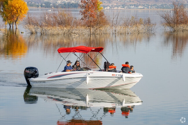 Create cherished memories with a family boat trip in Lakeland Village.
