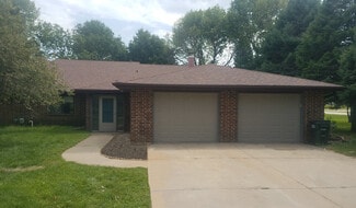 620 East St S, Grinnell, IA 50112