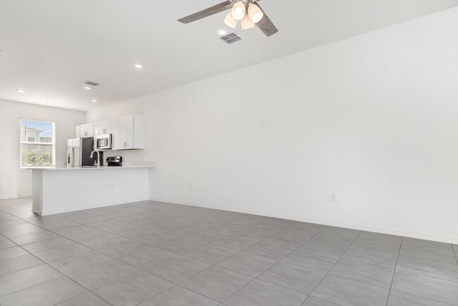 2037 Viewfinder St, Kissimmee, FL 34758 - photo 2