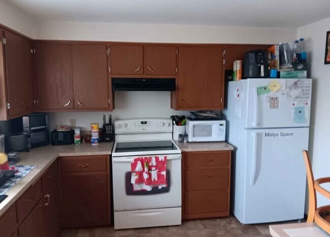 3832 N 29th St, Sheboygan, WI 53083 - photo 3