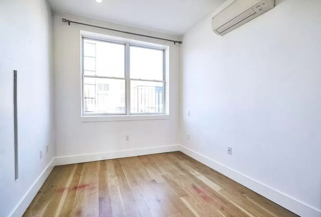 87 Montrose Ave unit 2L, Brooklyn, NY 11206 - photo 3