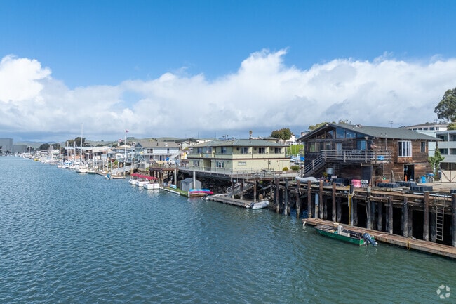 Many restaurants are oceanfront in Morro Bay.