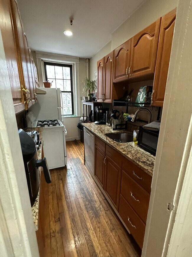 35 Queensberry St unit 2, Boston, MA 02215 - photo 2