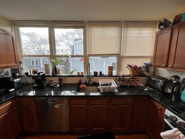 332 Beacon St unit 1, Somerville, MA 02143 - photo 2