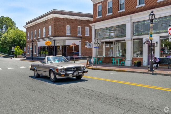 In the heart of Scottsville, VA, old-time charm meets small-town soul.