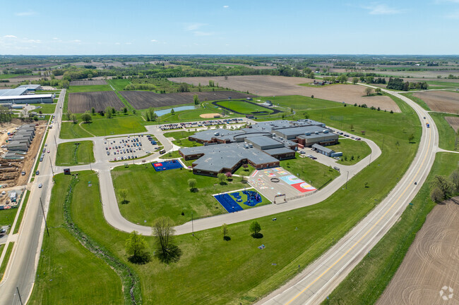 Dodgeland Middle School in Juneau, WI has 195 students in grades 6-8.