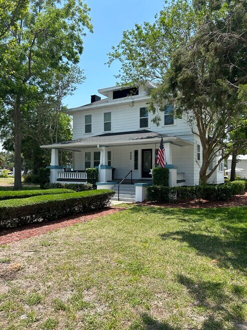 302 Live Oak St unit 4, New Smyrna Beach, FL 32168 - photo 1