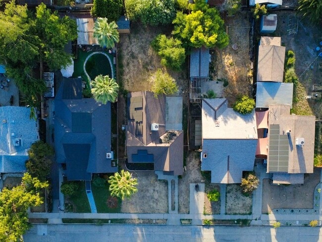 1271 N Roosevelt Ave, Fresno, CA 93728 - photo 4