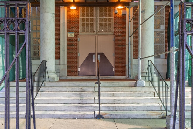 Jean Nuzzi Intermediate School is located at 213-10 92 Avenue in Queens, NY.