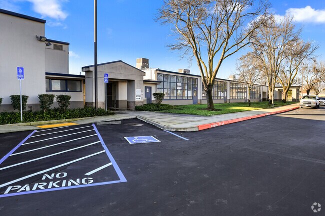 California Avenue School in the City of  Riverbank has great educational options.