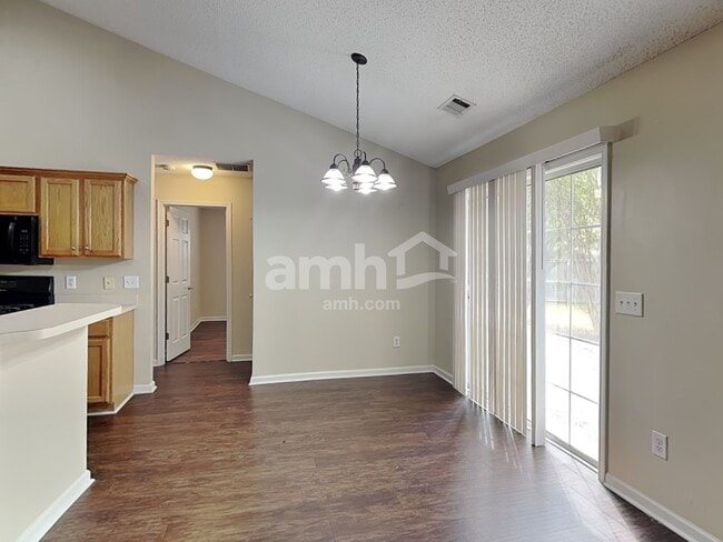 821 Beranda Cir, Douglasville, GA 30134 - photo 4