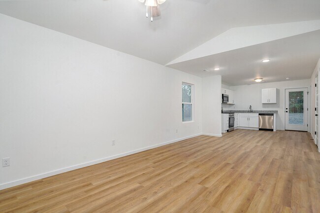 2638 E 4th St, Joplin, MO 64801 - photo 6