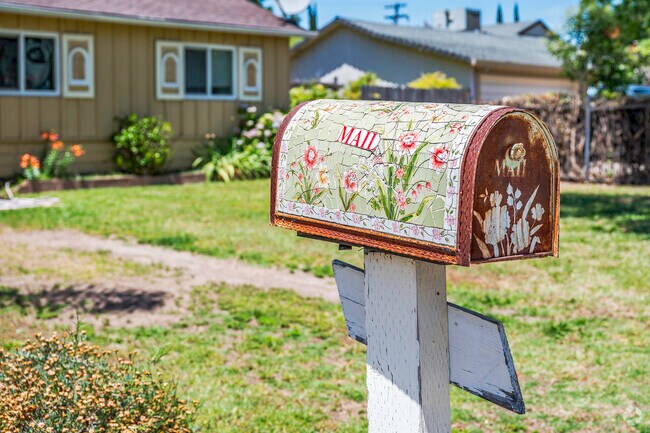 Custom mailboxes seem to be a popular trend in North Highlands.