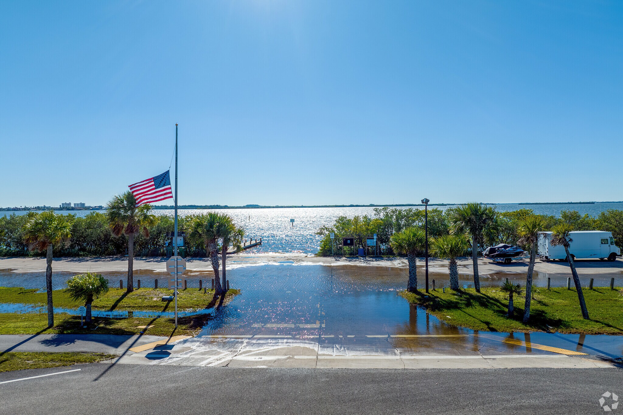 About Cocoa Beach Towers, Cocoa Beach FL | HOAs, Reviews, Amenities