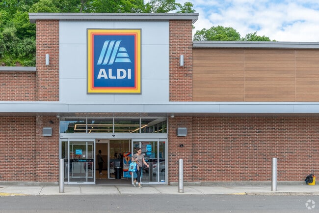 ALDI is a good option for groceries in the neighborhood in Quinnipiac Meadows.